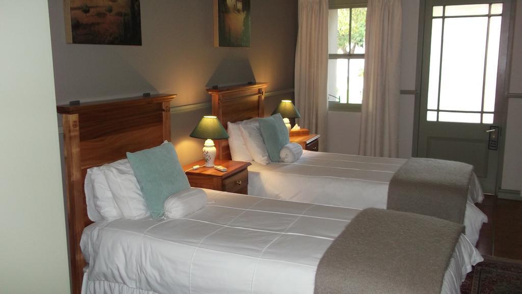 Housemartin Lodge & Self Catering De Rust Exterior photo